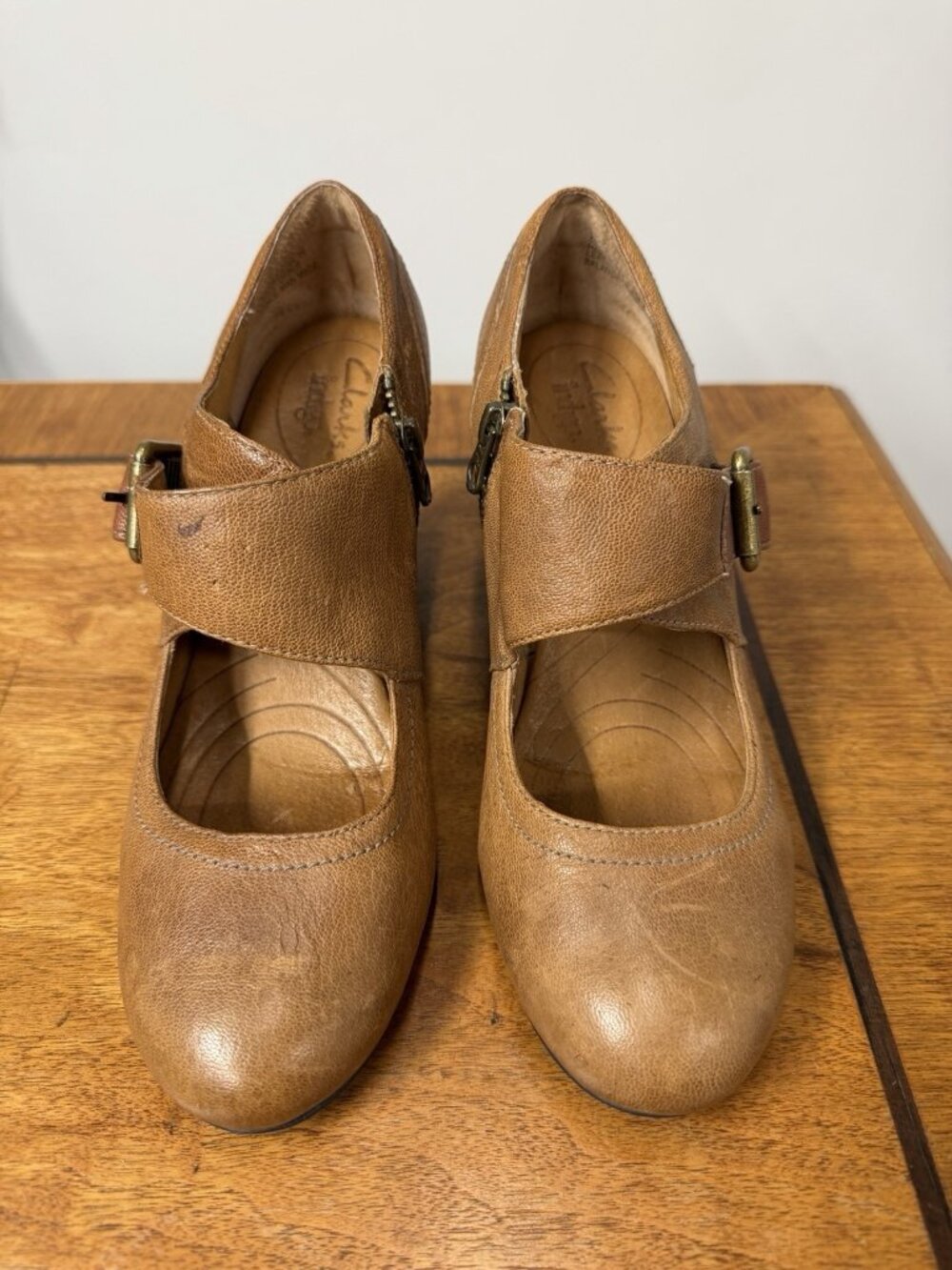 Clarks Indigo Women's 7.5 Mary Jane Town Club Leather Pump Shoes Taupe 63174